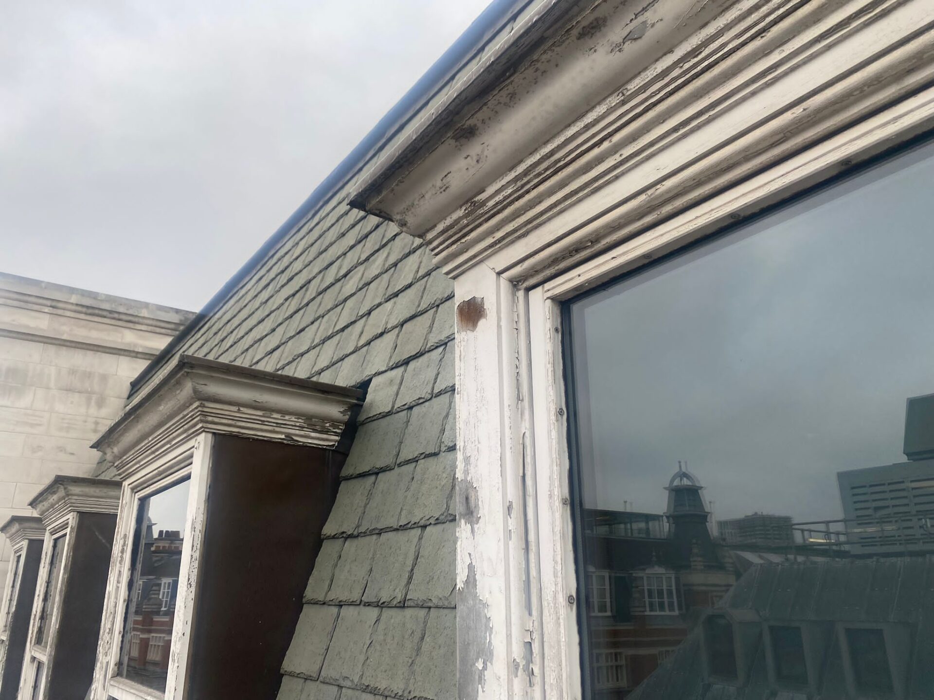 Restoring Charm at Height: Sash Window Painting in London